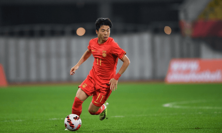 冲超!曝陕西联合请来德甲教练,60万签问题国脚,欧联中场就位